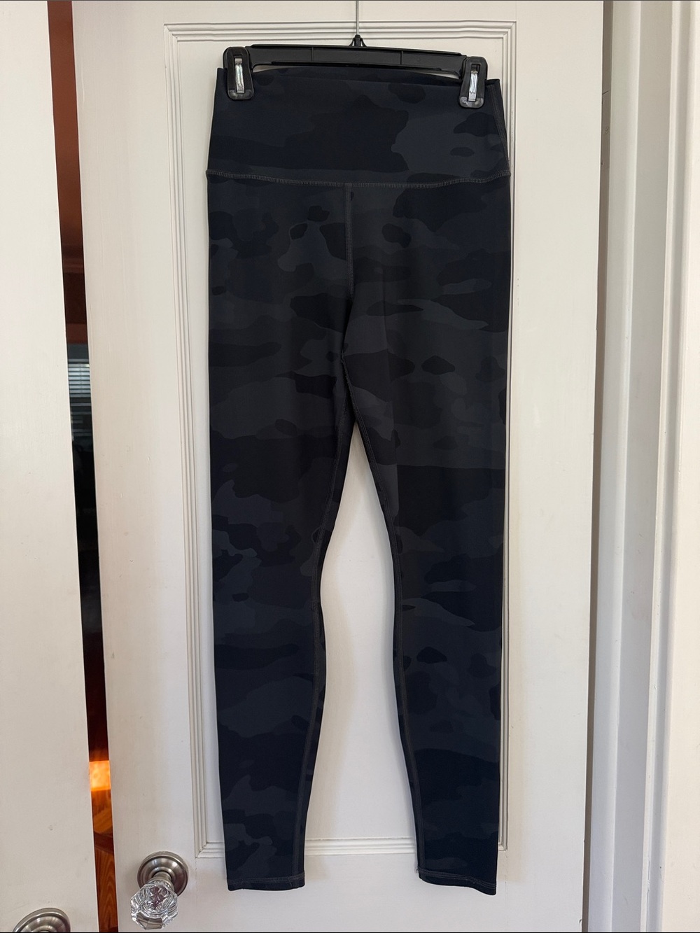ALO Yoga Women's Black Camo High-Rise Leggings